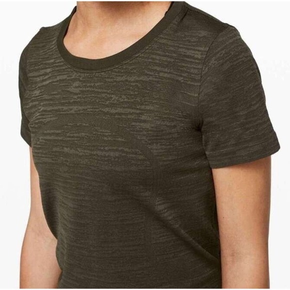 Lululemon Swiftly Tech Short Sleeve Relaxed Fit Camo Green Sz 8 Read - Picture 11 of 16